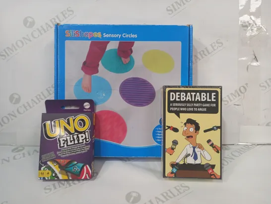 BOX OF APPROXIMATELTY 30 ASSORTED TOYS AND GAMES TO INCLUDE UNO FLIP, DEBATABLE PARTY GAME, SILISHAPES SENSORY CIRCLES, ETC