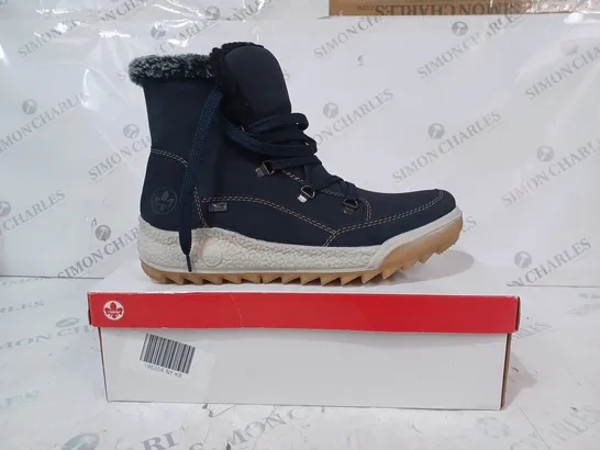 BOXED PAIR OF RIEKER WARM HIKING BOOTS, NAVY - SIZE 8