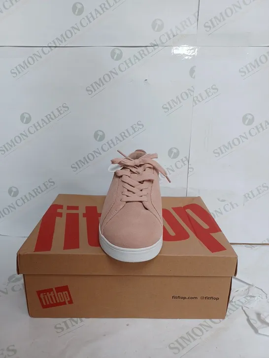 FIT FLOP RALLY SUEDE SNEAKER IN BEIGE - UK 6.5 