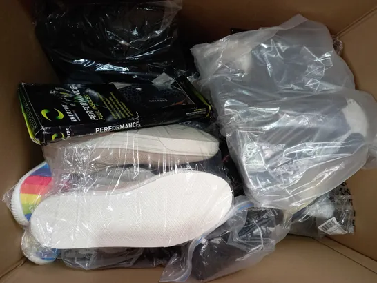 BOX OF APPROXIMATELY 15 ASSORTED PAIRS OF SHOES AND FOOTWEAR ITEMS IN VARIOUS STYLES AND SIZES TO INCLUDE NEW LOOK, LILLEY, ETC