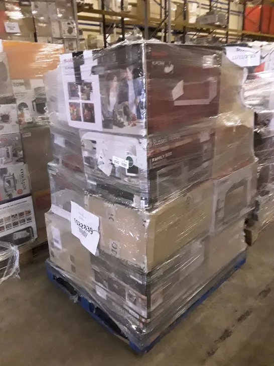 PALLET OF APPROXIMATELY 16 ASSORTED MICROWAVES INCLUDING