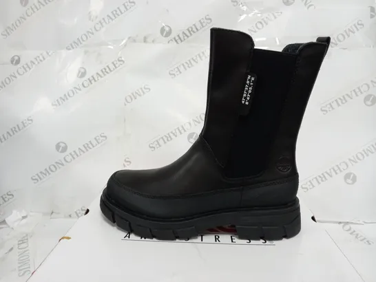 RIEKER CHELSEA BOOT IN BLACK SIZE 6.5