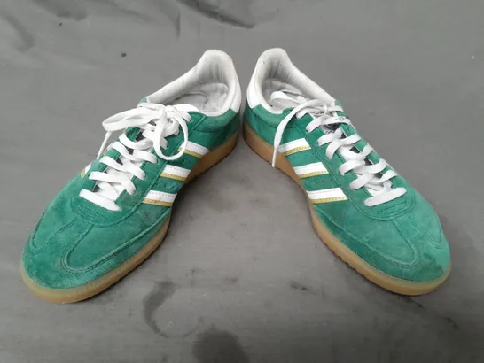 BOXED PAIR OF ADIDAS HAND 2 SHOES IN GREEN/WHITE/GOLD UK SIZE 6