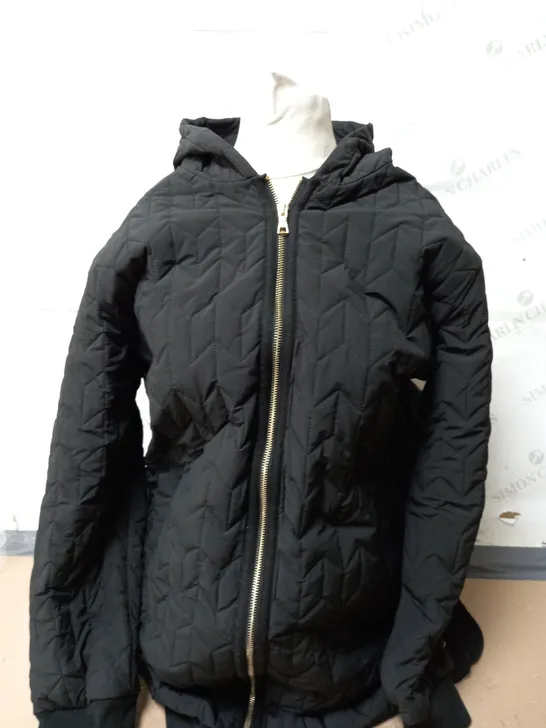 NUAGE LIGHTWEIGHT LONG CHEVRON PADDED JACKET  IN BLACK SIZE LARGE 