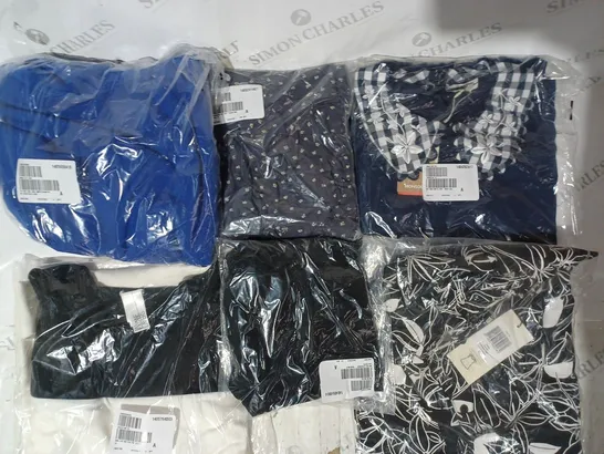 BOX OF APPROXIMATELY 15 ASSORTED CLOTHING ITEMS IN VARIOUS STYLES AND SIZES TO INCLUDE MONSOON, WYNNE LAYERS, ETC