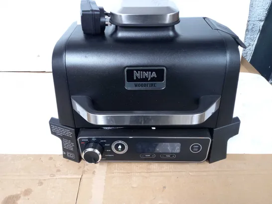 BOXED NINJA WOODFIRE ELECTRIC BBQ GRILL & SMOKER WITH AIR FRY FUNCTION OG701UKQ