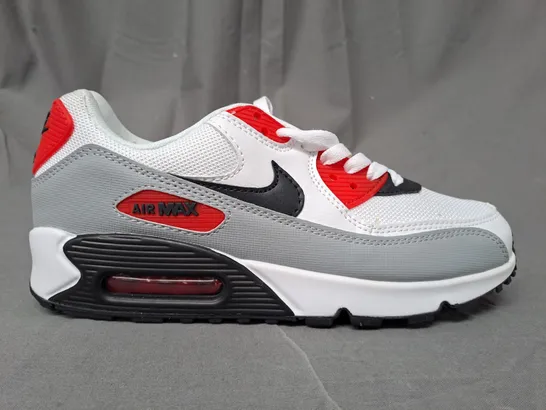 BOXED PAIR OF NIKE AIR MAX 90 SHOES IN WHITE/GREY/RED/BLACK UK SIZE 7