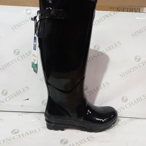 BOXED PAIR OF JOULES FIELD WELLINGTON BOOTS IN GLOSSY BLACK UK SIZE 6