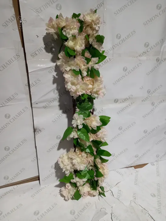 CHERRY BLOSSOM TRELLIS 180 X 60 CM  RRP £32.99