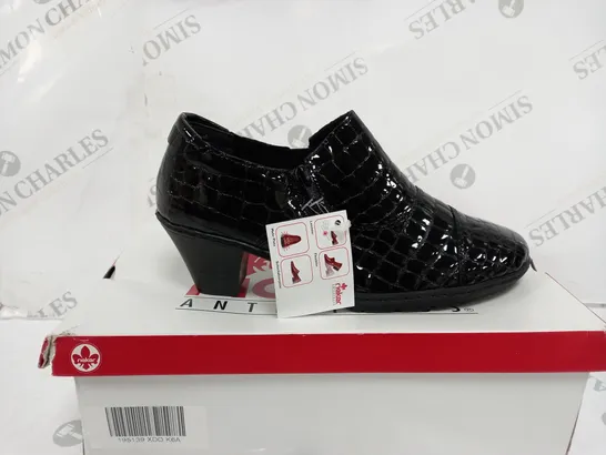 BOXED RIEKER LOW HEELED SHOE BOOTS, BLACK CROC - SIZE 6.5