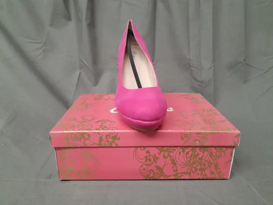 BOXED PAIR OF CLARA'S CLOSED TOE HIGH HEEL SHOES IN FUCHSIA 39