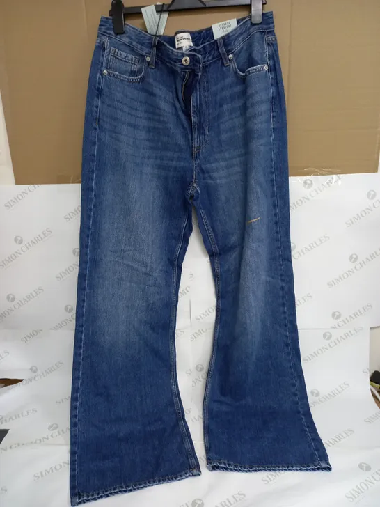 RIVER ISLAND RELAXED STRAIGHT DENIM JEANS IN BLUE - 16L