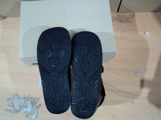 BOXED PAIR OF NIMCO BLACK SHOES SIZE 8 