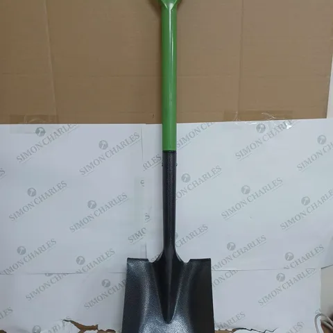 BRAND NEW SOFT GRIP SHOVEL IN GREEN - COLLECTION ONLY