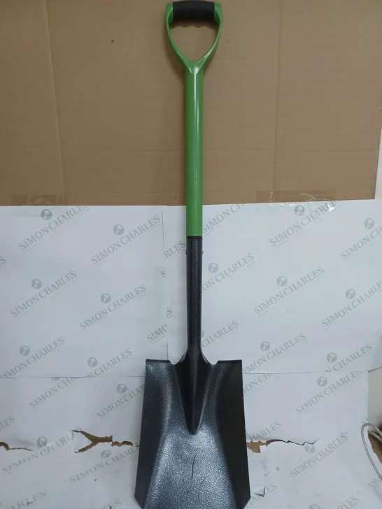 BRAND NEW SOFT GRIP SHOVEL IN GREEN - COLLECTION ONLY