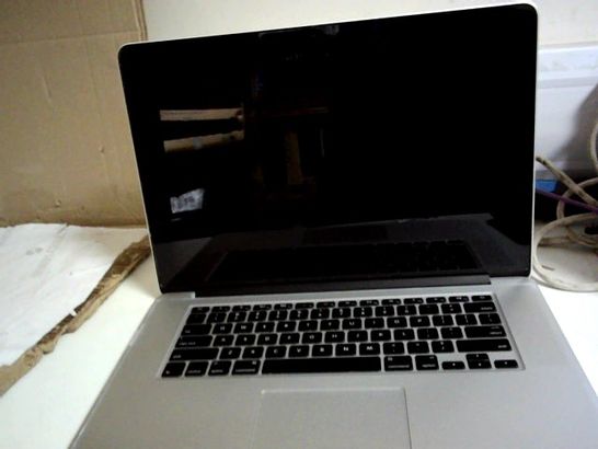 MACBOOK PRO RETINA 15" A1398 I7-3820QM 2.70GHZ