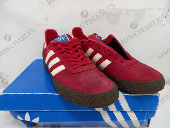 BOXED PAIR OF ADIDAS MONTREAL 76 RED TRAINERS - UK 8 