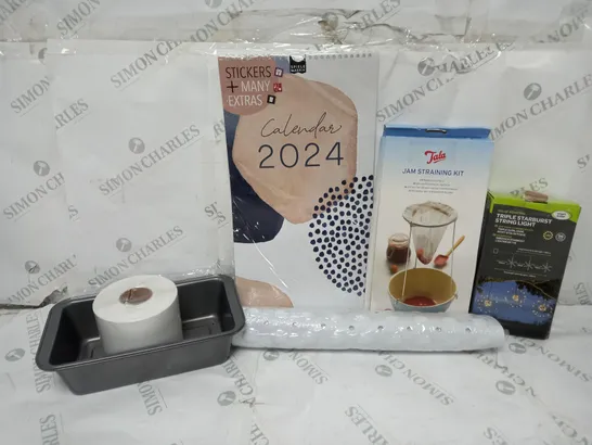 APPROXIMATELY 15 ASSORTED ITEMS TO INCLUDE 2024 CALENDER, TRIPLE STARBUST STRING LIGHT, BATH MAT, ETC