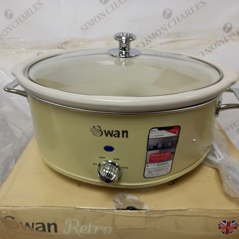 SWAN RETRO SLOW COOKER 6.5L