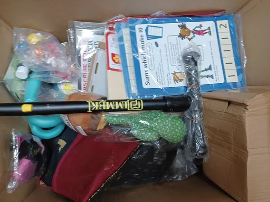 BOX OF APPROX 15 ASSORTED TOYS & GAMES TO INCLUDE MANCHESTER CITY CONSTRUCTION BALL, LEGO 60322 TOY, ACRYLIC PAINT PENS, ETC 