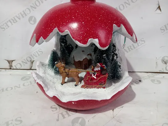 CHRISTMAS SCENE ORNAMENT - SANTA 