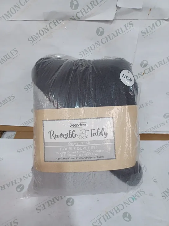 SLEEPDOWN REVERSIBLE TEDDY COSY DOUBLE DUVET SET - GREY/CHARCOAL