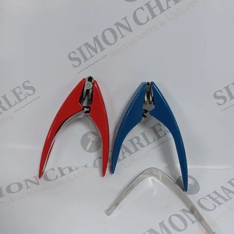 SET OF 2 BOXED AZURRO NAIL CLIPPERS IN RED & BLUE