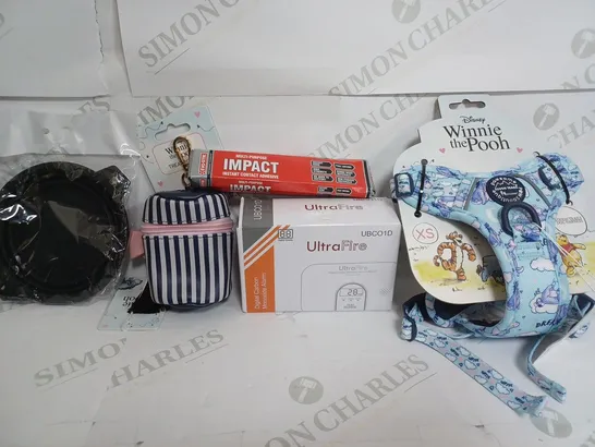 BOX OF APPROXIMATELY 10 ASSORTED ITEMS TO INCLUDE - TRAVEL DOG BOWL - DISNEY WINNIE THE POOH - ULTRA FIRE MONOXIDE ALARM ETC