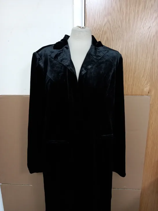 RUTH LANGSFORD LONGLINE VELVET JACKET IN BLACK SIZE 18 