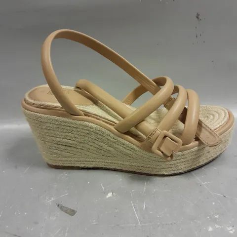 PAIR OF FOREVER COMFORT WEDGE HEEL OPEN TOE SHOES - 5