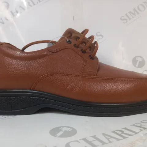 BOXED PAIR OF PAVERS SHOES IN BROWN SIZE 6