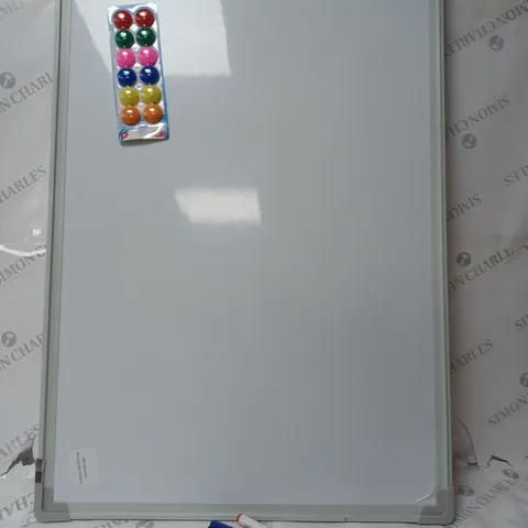 BOXED WHITEBOARD WITH PEN & MAGNETIC BUTTONS 