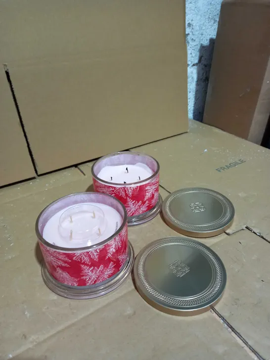 BOX OF 2 PEPPERMINT SCENTED CANDLES 