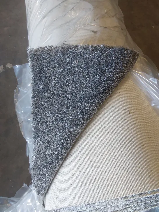 ROLL OF QUALITY STS SHEPHERD HEATHERS ANTHRACITE CARPET // APPROX SIZE: 4 X 9m