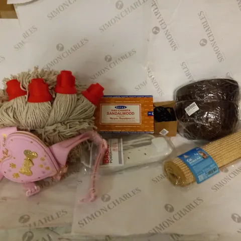 BOX OF APPROXIMATELY 25 ASSORTED ITEMS TO INCLUDE MOP HEADS, SAYTA NAG CHAMPA SANDALWOOD INCENSE, BASICS POWER EXTENSION LEAD, ETC