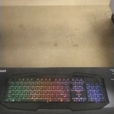 BOXED TRUST AVONN RGB KEYBOARD 