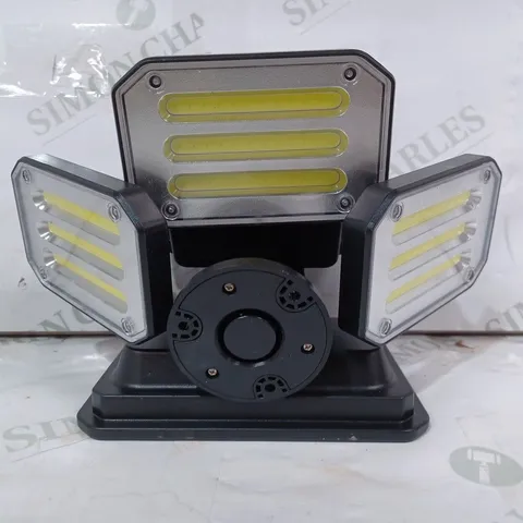 BOXED BELL & HOWELL 300 LUMENS BIONIC FLOODLIGHT