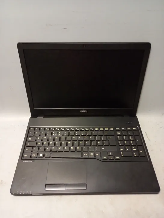 FUJITSU LIFEBOOK A555 LAPTOP IN BLACK