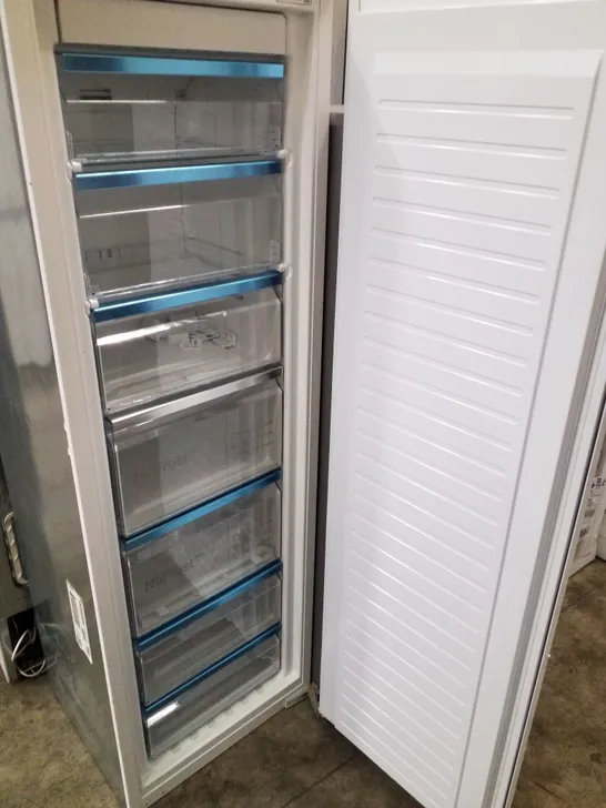 BOSCH SERIE 6 BUILT-IN FREEZER WITH NOFROST - UNPROCESSED RAW RETURN