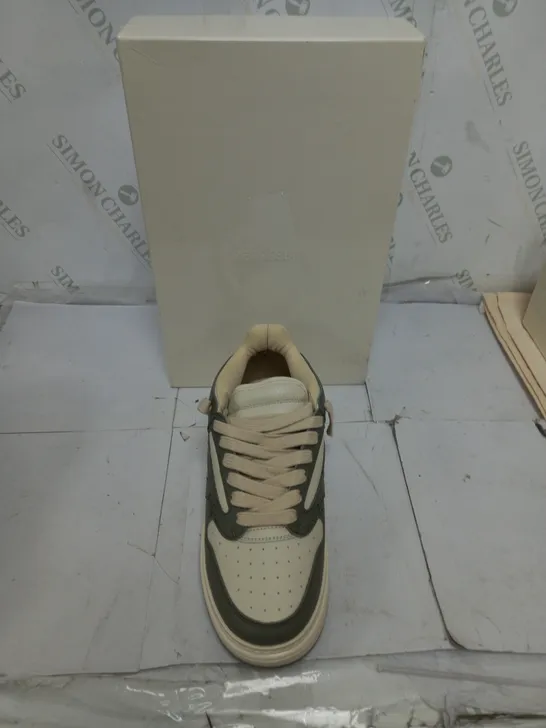 BOXED PAIR OF REPRESENT REPTOR LOW KHAKI/CREAM SIZE 42 