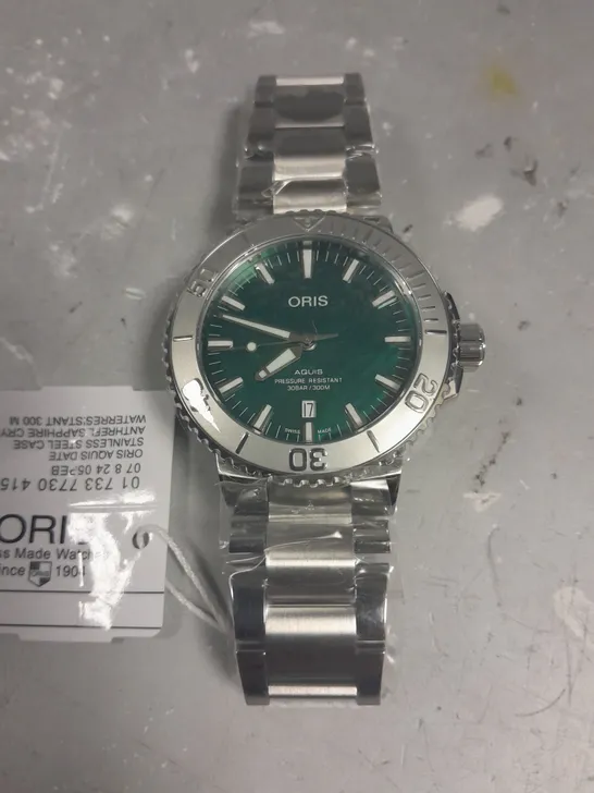 ORIS AQUIS STAINLESS STEEL SAPPHIRE CRYSTAL WATCH WITH GREEN DIAL