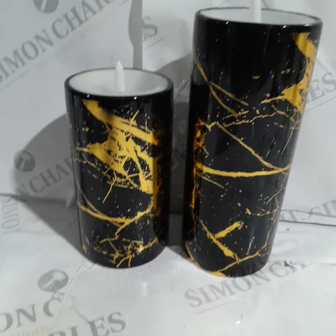 PAIR OF BATTERY OPERATED CANDLES