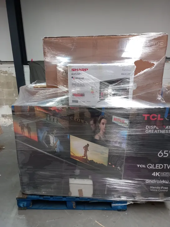 PALLET OF ASSORTED DAMAGED AND FAULTY TELEVISIONS TO INCLUDE POLAROID, SAMSUNG AND TOSHIBA - COLLECTION ONLY 