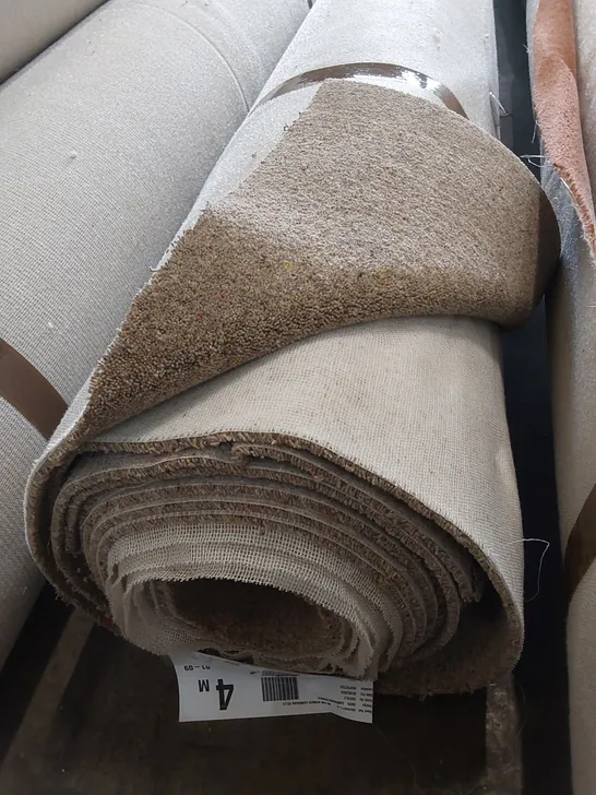 ROLL OF QUALITY DIM BERBER CUMBRIAN FELLS CARPET // SIZE: APPROX 4 X 12.73m