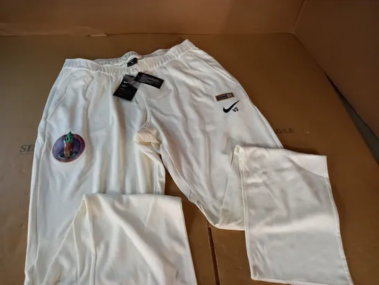 LOUGHBOROUGH CARILLION F.C. WHITE TRACK PANTS - XL