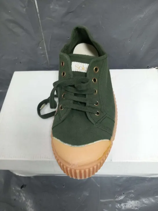 BOXED SOLEA  BUMP KHAKI CANVAS LADIES SIZE 37