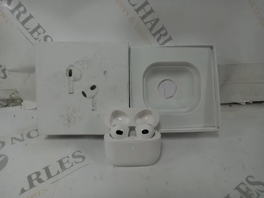 APPLE AIR PODS 3RD GEN