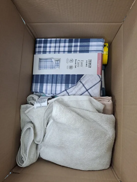 BOX OF APPROXIMATELY 10 ITEMS TO INCLUDE TESCO DUVET SET, PICTURE FRAME, WASTE SACKS ETC