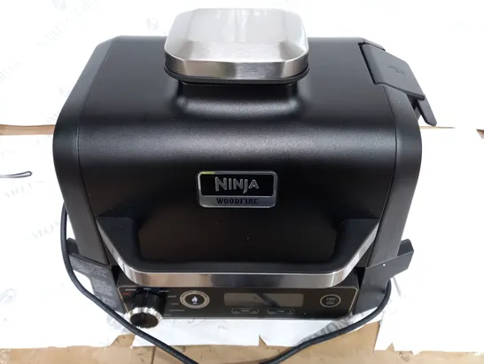 BOXED NINJA WOODFIRE ELECTRIC BBQ GRILL & SMOKER OG701UKQ