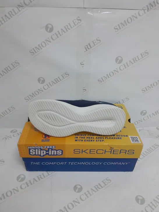 SKECHERS ULTRA FLEX 3.0 SMOOTH STEP SLIP-INS TRAINER SIZE 5